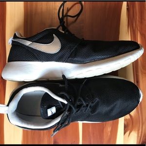 Nike Roshes!